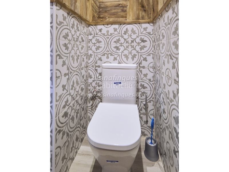 Foto 1af575ce-bbf4-45d0-b517-2ebade575454. Local comercial a Fenals Lloret de Mar