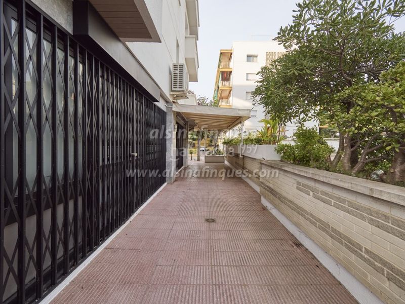 Foto 53e8fbf1-f770-4eb6-a6c5-52da59984ae0. Local comercial a Fenals Lloret de Mar