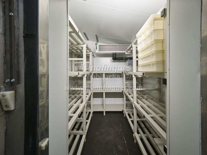 Foto bc3d0eb6-f7e6-4b5c-9171-77095e9ebda1. Local comercial a Fenals Lloret de Mar