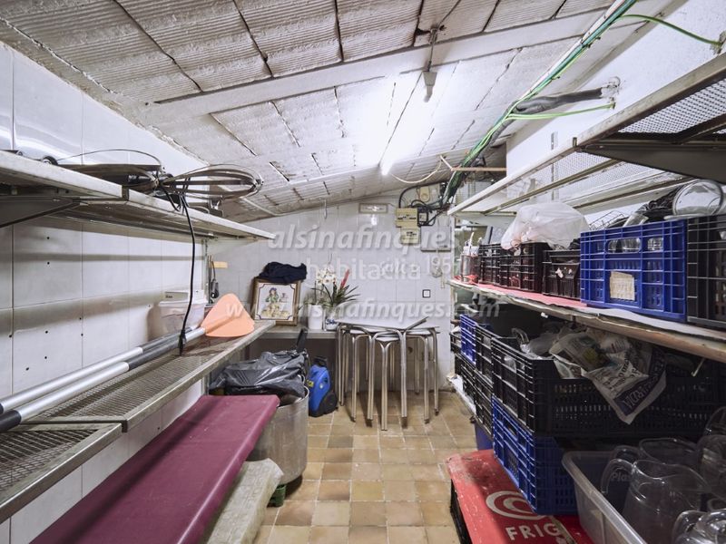Foto decb2c3d-ece0-4bc8-ba1a-81f3a0d04e57. Local comercial a Fenals Lloret de Mar