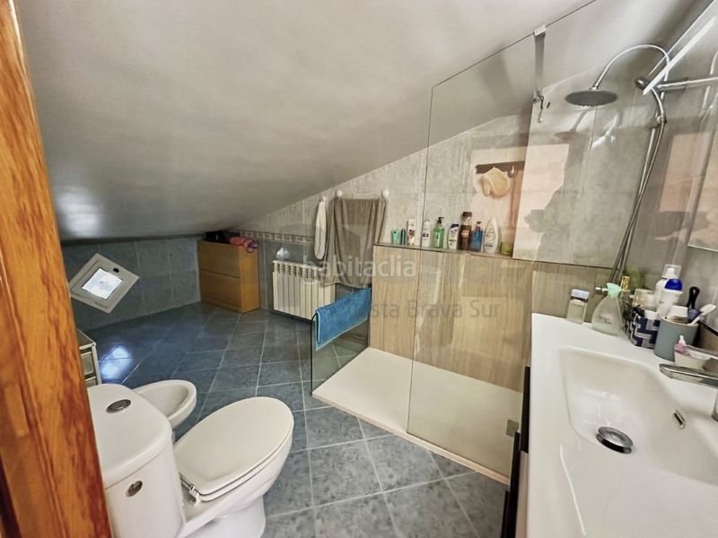 Foto 5fcfd70a-0cd4-48a0-9ab5-84915555390e. Casa adossada amb calefacció aparcament piscina a Lloret de Mar