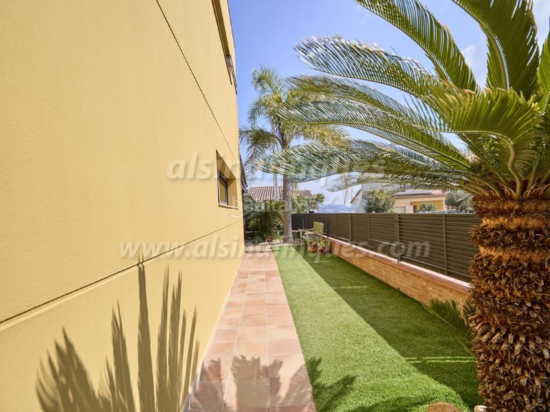 Foto 4c4bb59f-f146-4336-8384-ece53c85f2ba. Casa amb calefacció aparcament piscina a Santa Clotilde Lloret de Mar