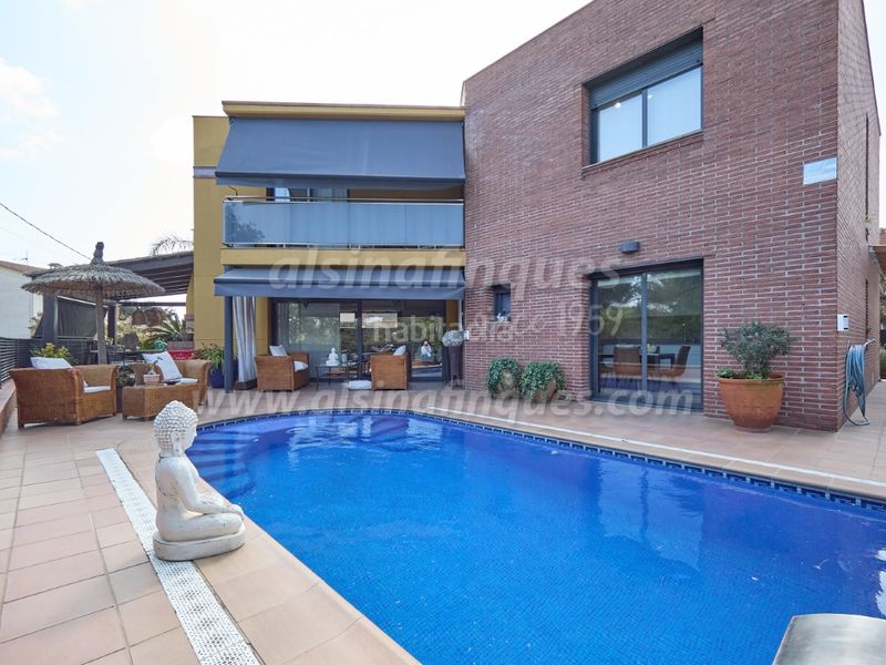Foto 8186fa31-8b81-452f-9c5f-dcf6079f7662. Casa amb calefacció aparcament piscina a Santa Clotilde Lloret de Mar