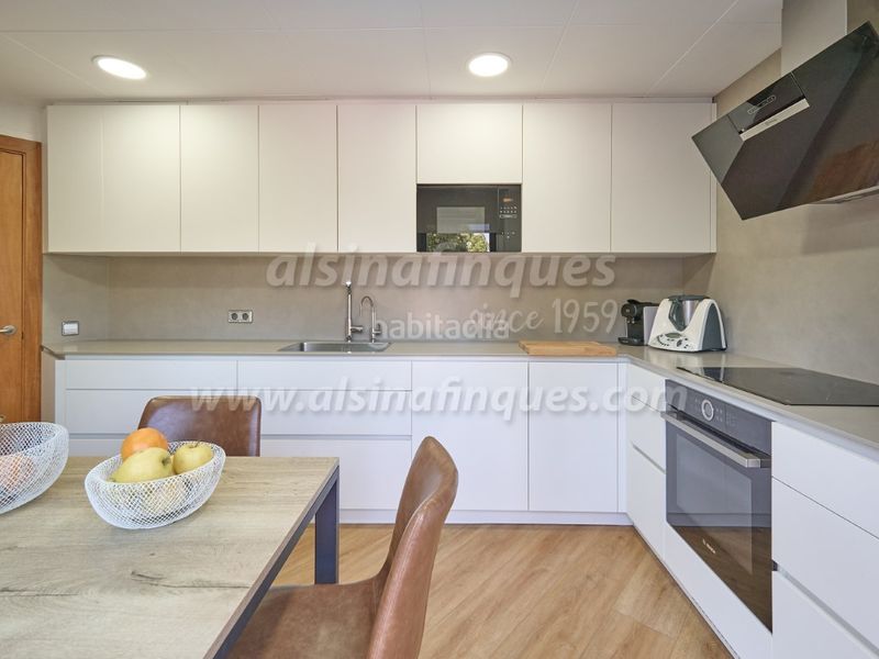 Foto b22d0f06-8fa4-45d9-926a-be825dd14859. Casa amb calefacció aparcament piscina a Santa Clotilde Lloret de Mar