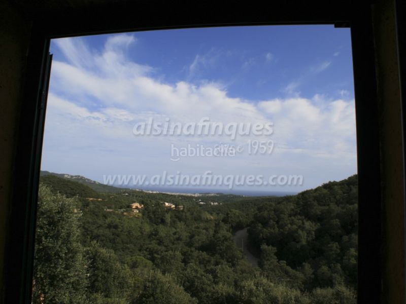 Foto 7675ef21-96d2-4589-a2fe-690d44b8fc91. Xalet amb calefacció aparcament piscina a Lloret Blau - La Creu de Lloret Lloret de Mar