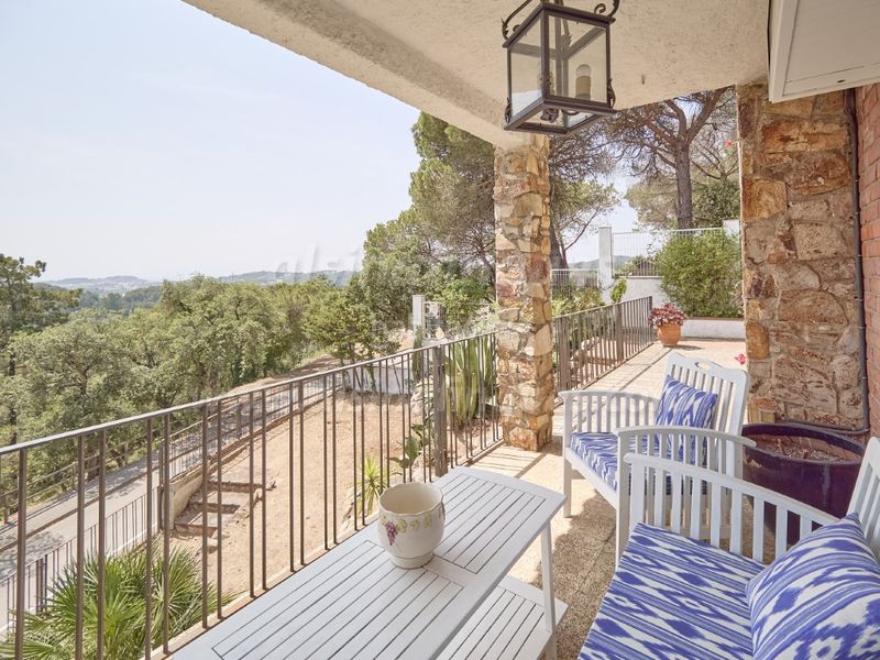 Foto 168d8d61-ba66-4108-93b4-53c3493be6ac. Casa amb aparcament a Lloret Verd - Els Pinars Lloret de Mar