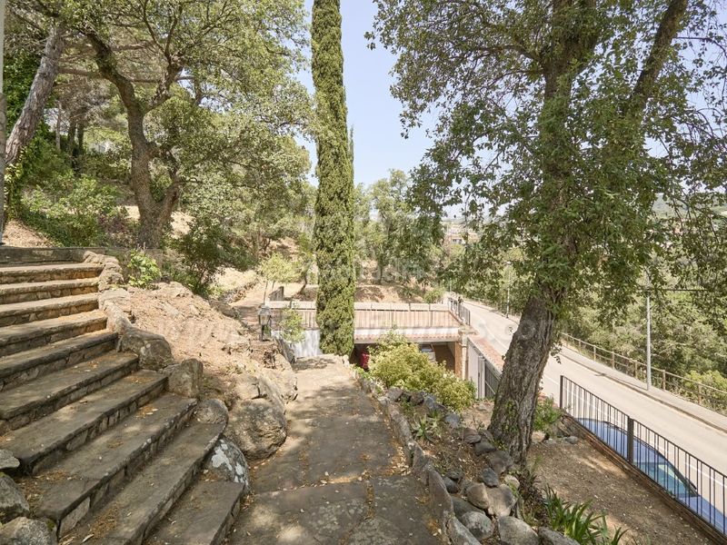 Foto 4d9e3d3e-b4bb-465b-b95c-abdbde3fc701. Casa amb aparcament a Lloret Verd - Els Pinars Lloret de Mar