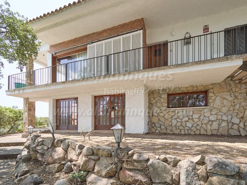 Foto 89484fb6-a513-4e52-8adb-f976f612129e. Casa amb aparcament a Lloret Verd - Els Pinars Lloret de Mar