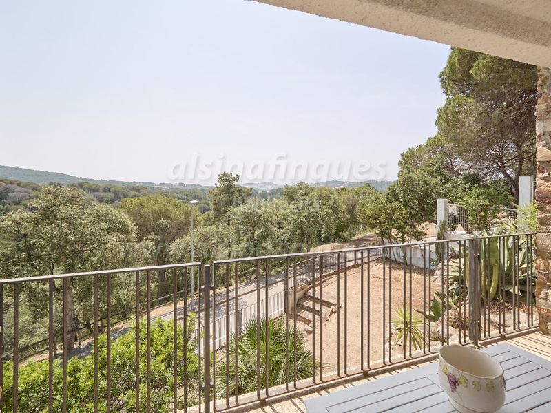 Foto c4b8c704-6078-434f-9860-10ad3956ced3. Casa amb aparcament a Lloret Verd - Els Pinars Lloret de Mar