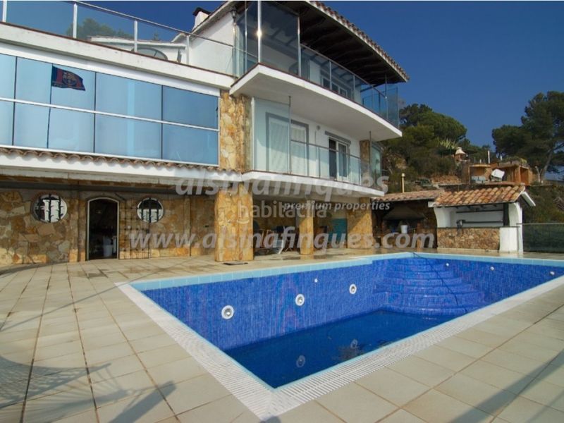 Foto 3874071c-b4bd-4041-a011-c19da924be6f. Casa amb calefacció piscina a Canyelles Lloret de Mar