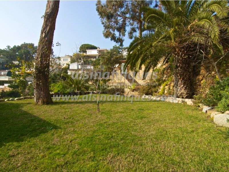 Foto dc67f589-e717-456c-a963-e19bcb8ffab0. Casa amb calefacció piscina a Canyelles Lloret de Mar