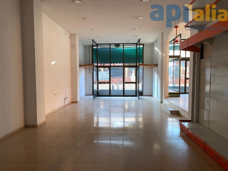 Foto e83f6598-fd9c-4ce7-b74e-b33bcafb1e91. Local comercial a Centre Lloret de Mar