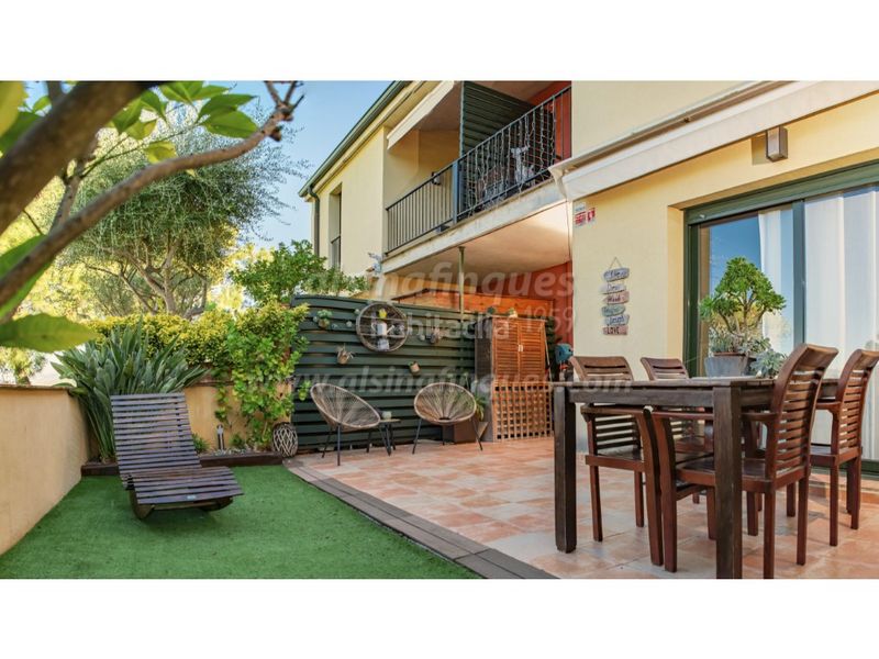Foto d29360ab-6b31-4855-b528-5646bd4c3536. Casa adossada amb calefacció aparcament piscina a Lloret de Mar