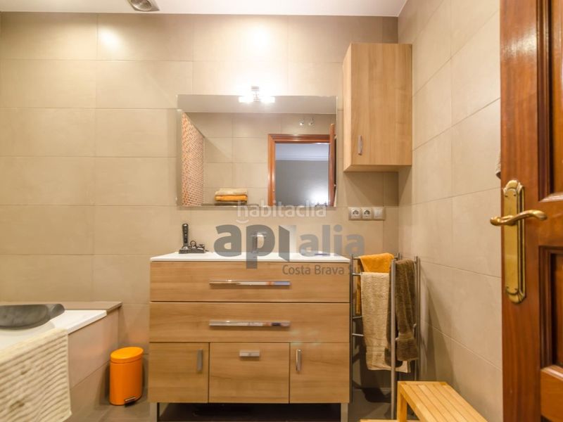 Foto a5791398-470a-405d-80aa-54219fcea9de. Casa amb calefacció a Centre Lloret de Mar
