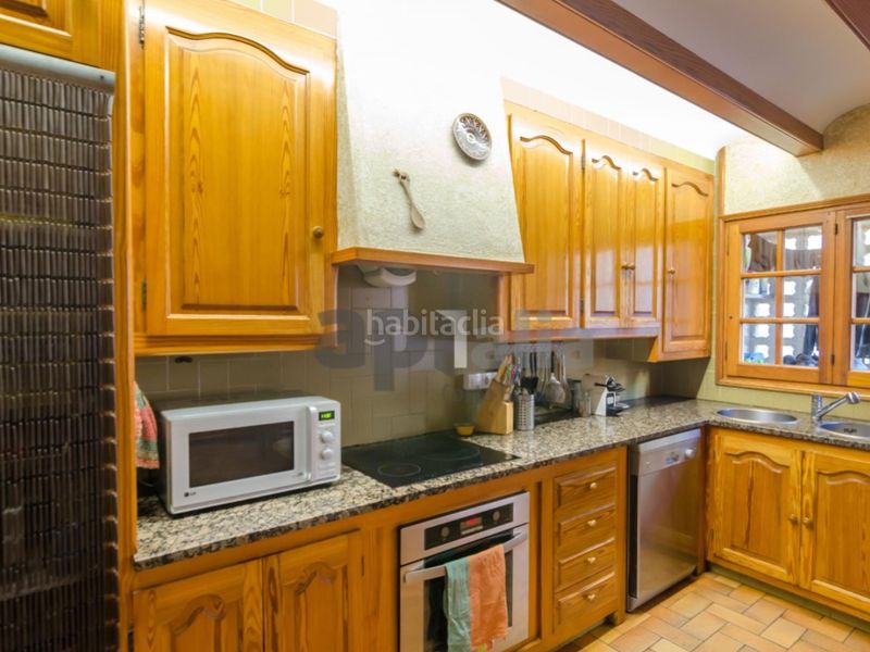 Foto f7175c62-3267-4ac9-b85d-882531f27c43. Casa amb calefacció a Centre Lloret de Mar