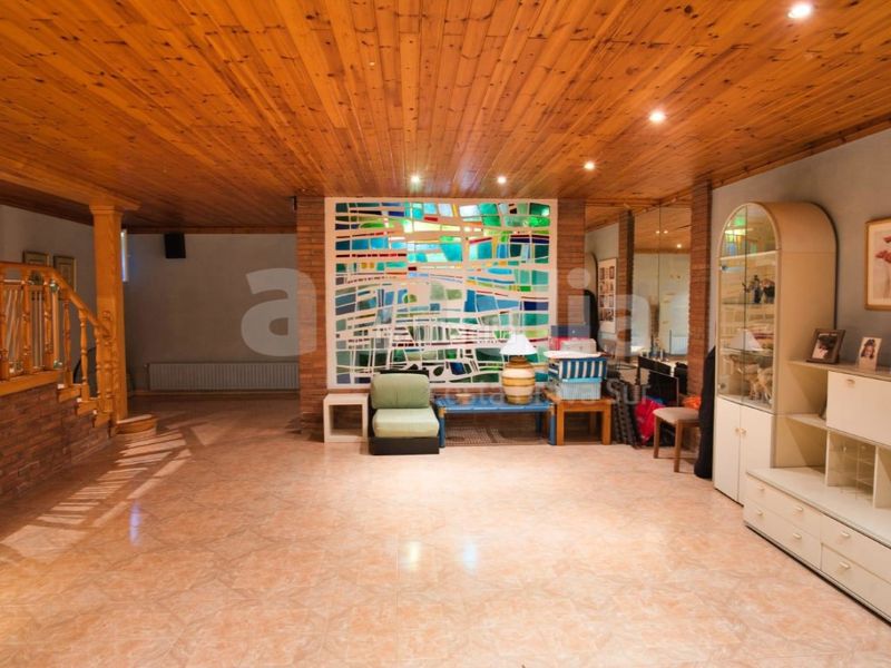 Foto daa74d38-e6fe-4ad7-bde6-104b8a5a1d1e. Xalet amb piscina a Fenals Lloret de Mar