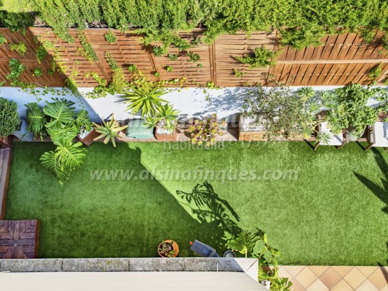Foto dde9001c-39d9-45e8-b522-354fae6a24eb. Casa adossada amb aparcament piscina a Fenals Lloret de Mar
