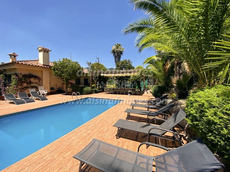 Foto d9768d02-eaa2-4b85-8148-1321cdbe7d90. Xalet amb calefacció aparcament piscina a Montgoda Lloret de Mar