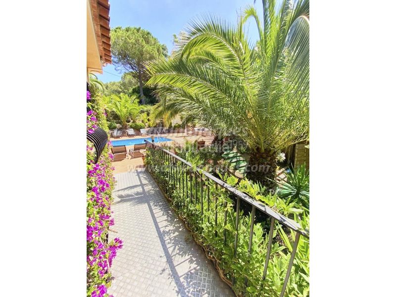 Foto e27664bf-1dd6-4480-9dc8-82691c061fbd. Xalet amb calefacció aparcament piscina a Montgoda Lloret de Mar