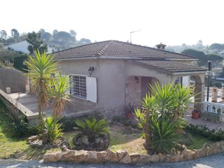 Xalet  Calle sant marc. Tu refugio en la naturaleza con doble vivienda y gran potencial