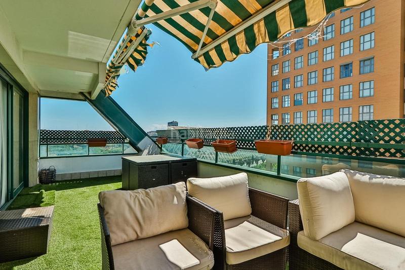 Foto 13b3a724-f0a9-48d6-b7bc-f7d7e119f7d3. Penthouse with heating parking pool in Ciutat de les Ciències i de les Arts - Justicia Valencia