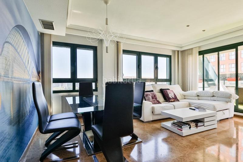 Foto 7da1ad89-4a21-43f5-adb4-f6654f610162. Penthouse with heating parking pool in Ciutat de les Ciències i de les Arts - Justicia Valencia
