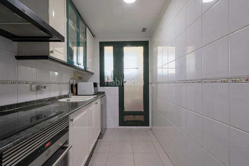 Foto 9a9c14c9-6034-4ffe-8a7f-dbb163936457. Penthouse with heating parking pool in Ciutat de les Ciències i de les Arts - Justicia Valencia