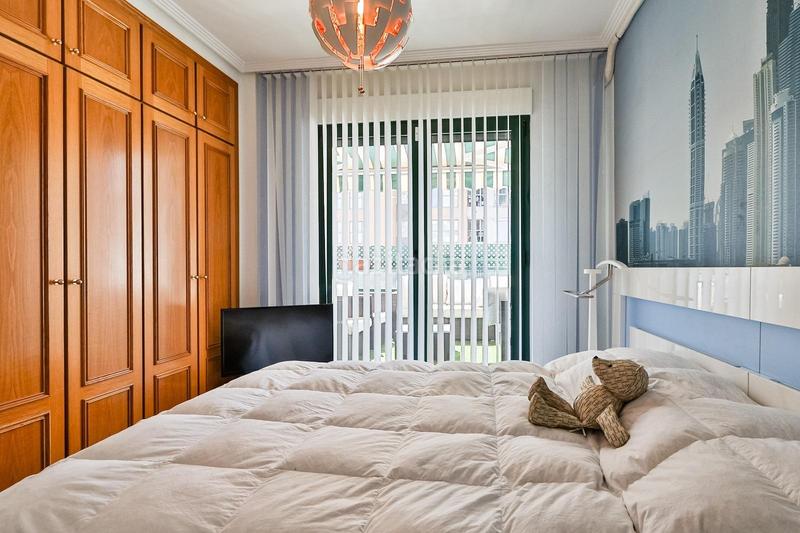 Foto b039bc47-2b2f-4222-9b4b-03fa38422eaa. Penthouse with heating parking pool in Ciutat de les Ciències i de les Arts - Justicia Valencia