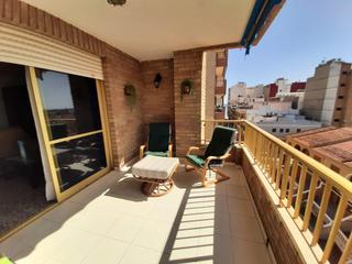 Pis a Les Palmeres. Preciosa vivienda con terraza a escasos metros de la playa!