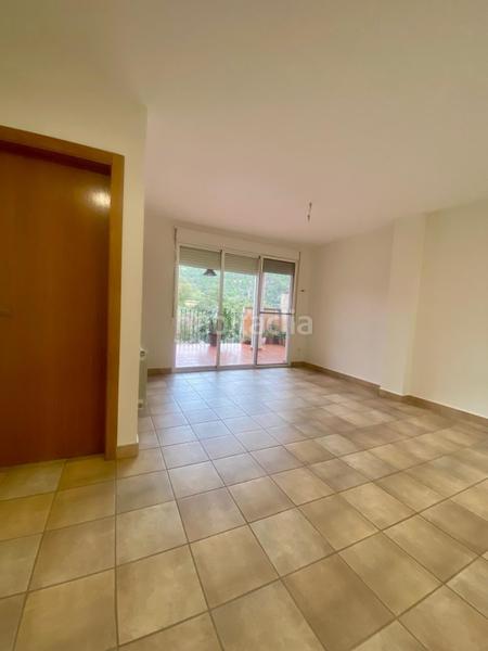 Foto a463a8d9-dbdf-4baf-a8db-8f0ec46471aa. Maison jumelée avec chauffage parking piscine dans Serra