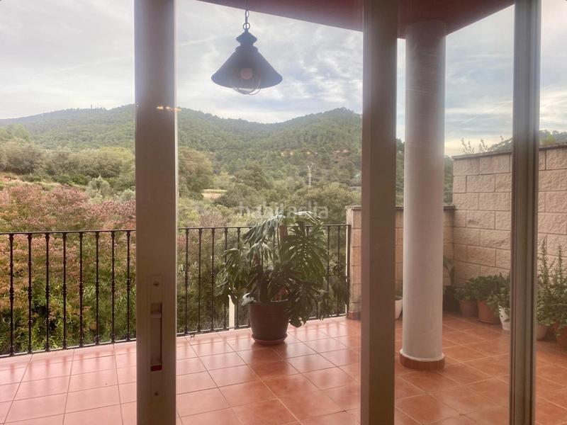 Foto a72d078b-5ca6-4f77-9473-b8d1e09e9356. Maison jumelée avec chauffage parking piscine dans Serra