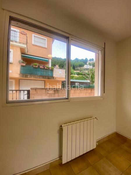 Foto d65d2035-3258-4cd7-8507-5547e85d4d9b. Maison jumelée avec chauffage parking piscine dans Serra