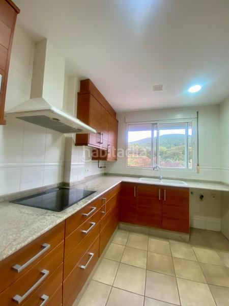 Foto e82a2fdf-2202-4de0-a668-a79783161818. Maison jumelée avec chauffage parking piscine dans Serra