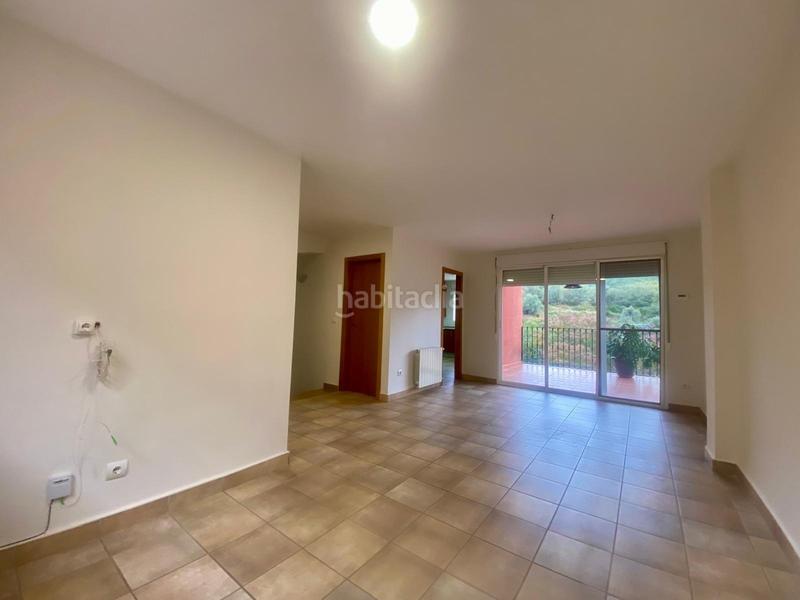 Foto f2f5d3f2-3174-4e57-8c12-f49a094ff64e. Maison jumelée avec chauffage parking piscine dans Serra