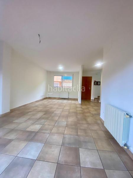 Foto f3634b22-03ee-4edf-8e61-72de5fb751be. Maison jumelée avec chauffage parking piscine dans Serra