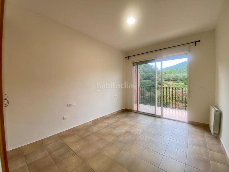 Foto f3d75ad0-01cf-48d6-be4c-ce9c60e6a4a7. Maison jumelée avec chauffage parking piscine dans Serra