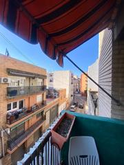 Appartement à Barrio Benicalap. Amplio piso para reformar en benicalap, valencia