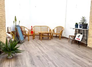 Planta baixa  Calle de la visitación. Vivienda reformada con terraza privada a pasos del centro de val
