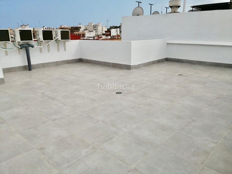 Foto c9d619bd-daa7-4ee5-9e03-399b47a1f6e4. Àtic a Centro puerto Sagunt