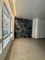 Piso en Centro puerto. Amplia planta baja en el centro del puerto de sagunto con una te
