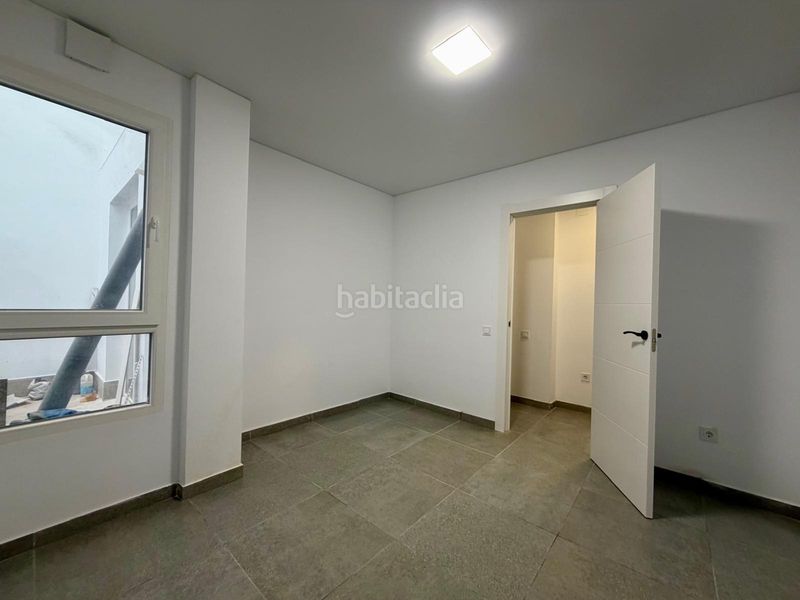 Foto fcfb6632-7232-4108-ade3-175f329c5cc3. Pis a Centro puerto Sagunt