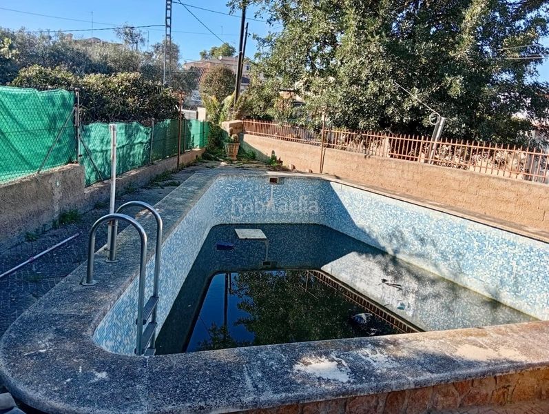 Foto 2fc621a2-bf6b-45c7-985c-f0e634a9b436. Xalet amb aparcament piscina a La Cañada Paterna