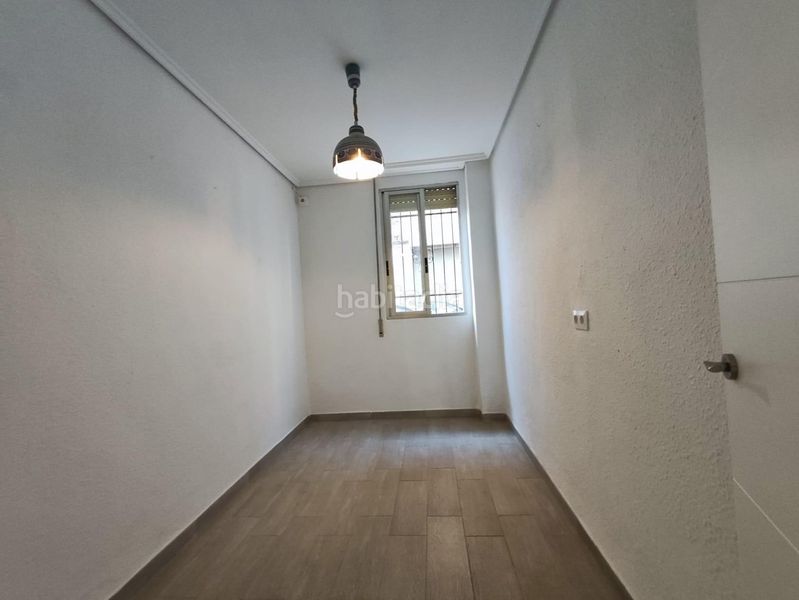 Foto 2281282f-eb06-481e-934d-ee29459f2f12. Casa  de pueblo reformada con terraza y gran potencial en Aldaia