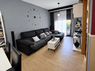 Pis  Avenida barcelona-92. Piso en parc central torrent con piscina y garaje