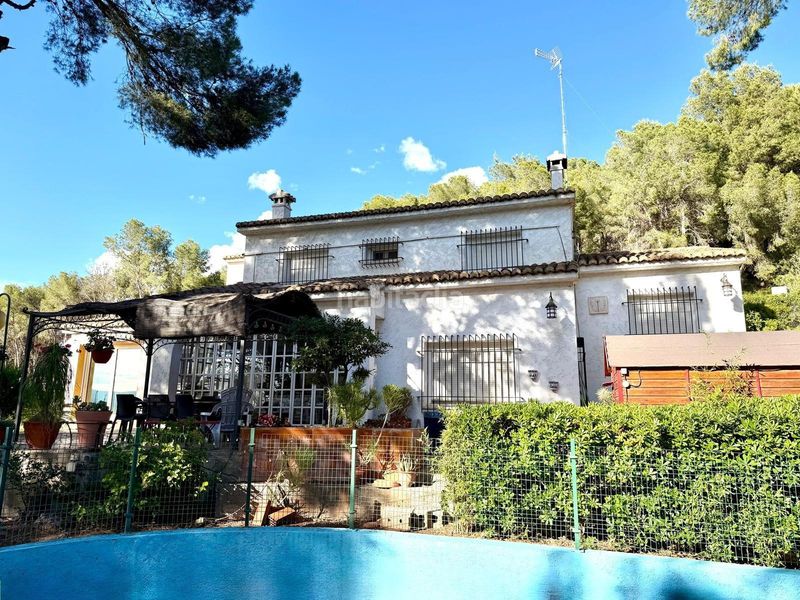 Foto fcf2ac7e-6ce8-42fe-a7c1-910703182975. Xalet amb calefacció aparcament piscina a El Bosque Chiva