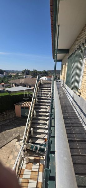 Foto ec37c8d1-a403-4657-91a6-2fc247b7ad14. Xalet amb aparcament piscina a Monserrat