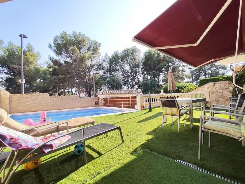 Foto 74744af5-ca3e-4a51-9154-05e0d276c801. Casa adossada amb aparcament piscina a El Vedat - Santa Apolonia Torrent
