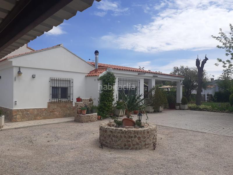 Foto 08b072d0-fb96-4797-876a-b6504fcb9d7b. Chalet con camino riscaldamento parcheggio piscina in Albacete