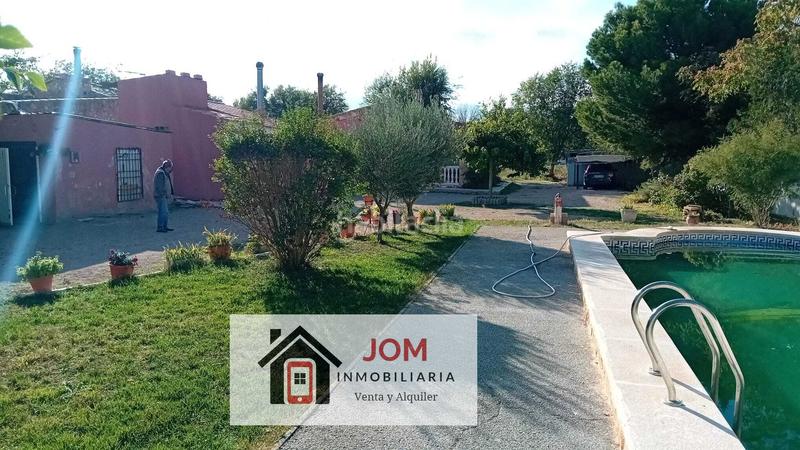 Foto 3bd096f3-ff03-4ac7-9e91-1b1ebb5637cd. Chalet with fireplace heating parking pool in Pedanías - Extrarradio Albacete