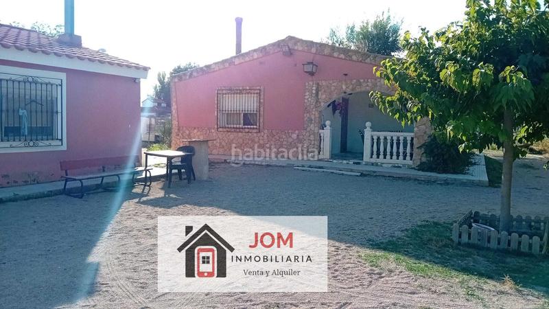 Foto 9106a042-916a-494e-8086-4af094a9dd40. Xalet amb xemeneia calefacció aparcament piscina a Albacete